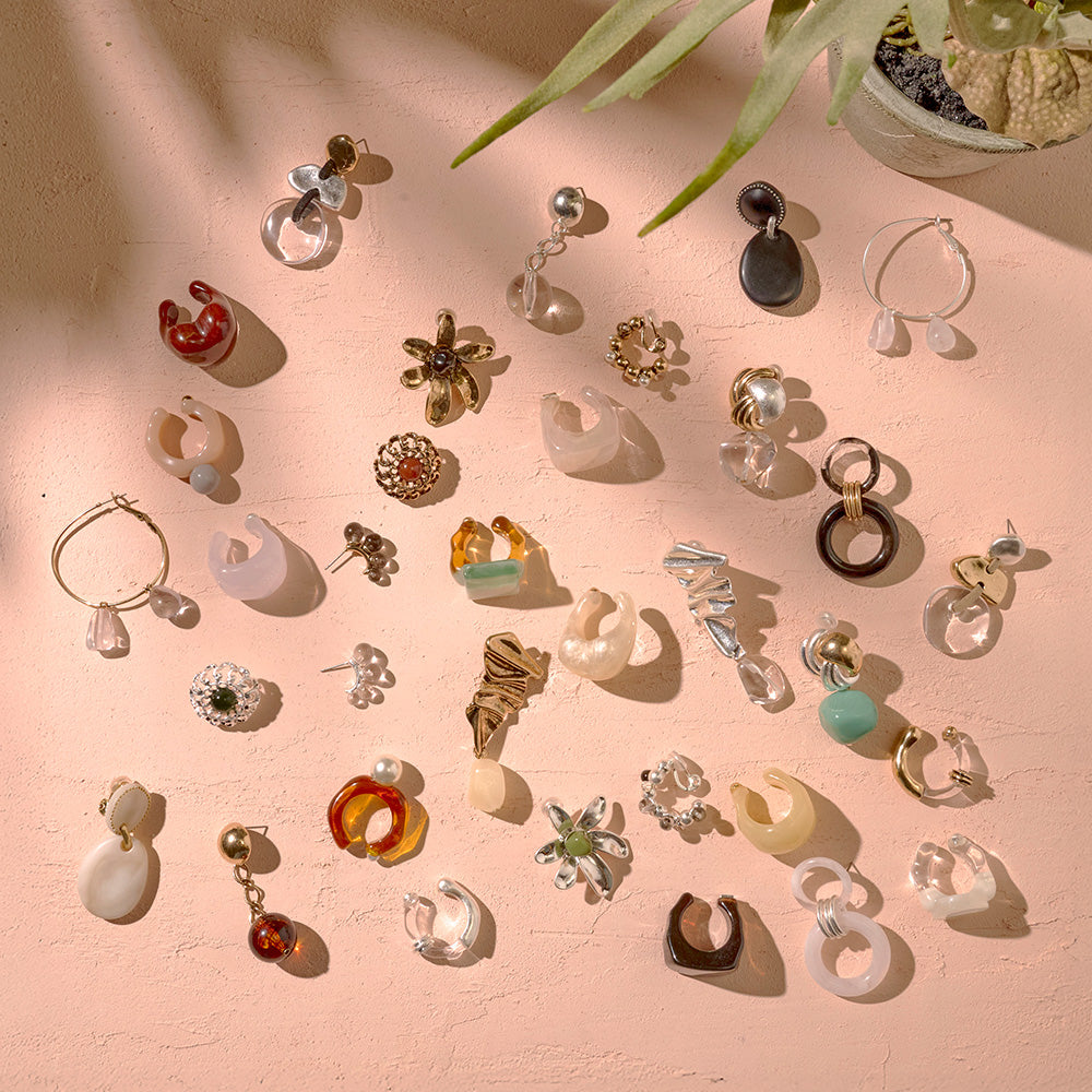 【LIMITED NUMBER/リミテッドナンバー】MELLOW アンティーク調 ボタン コンビカラー クリア カラー ストーンビーズ クリップイヤリング シリコンカバー付き