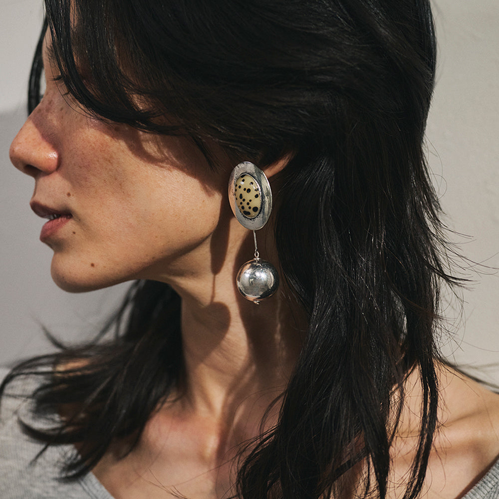 【LIMITED NUMBER】Vintage Like ピアス ニッケルフリー メタル オーバル マーブル ストーン スイング ボール チャーム 2way チタンポスト スタッドピアス