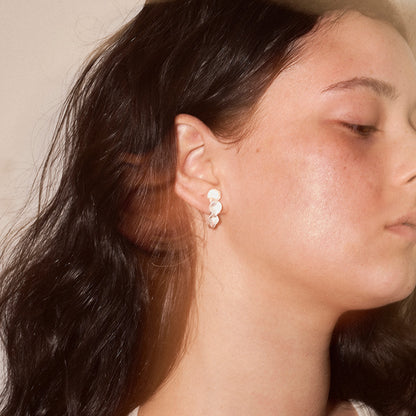 【LIMITED NUMBER/リミテッドナンバー】MELLOW クリア マーブル カラー ボール カーブライン チタンポスト スタッドピアス