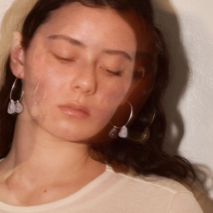 【LIMITED NUMBER/リミテッドナンバー】MELLOW ダブル クリア マーブル カラー ストーンビーズ カーブ ドロップ チタンポスト フープピアス