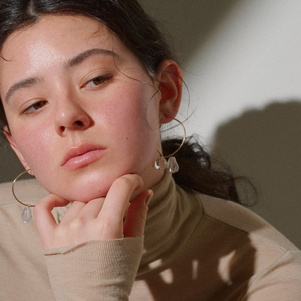 【LIMITED NUMBER/リミテッドナンバー】MELLOW ダブル クリア マーブル カラー ストーンビーズ カーブ ドロップ チタンポスト フープピアス