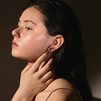 【LIMITED NUMBER/リミテッドナンバー】Vintage Like ピアス ニッケルフリー メタル ライン フラワー モノトーンカラー チタンポスト スタッドピアス