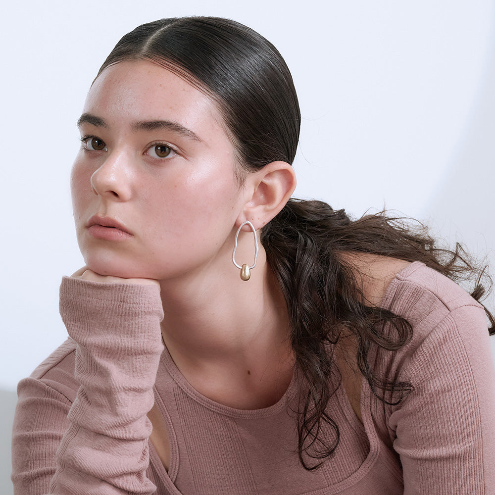 【LIMITED NUMBER/リミテッドナンバー】  MOON ピアス ニッケルフリー メタル オーバル リング コンビカラー ボール バックキャッチ 2way チタンポスト スタッドピアス